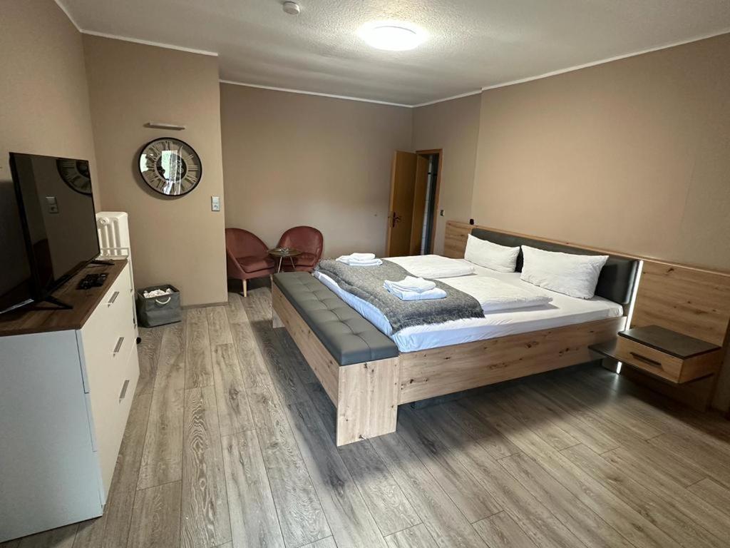 Hotel Gonzlay 特拉本特拉巴赫 外观 照片